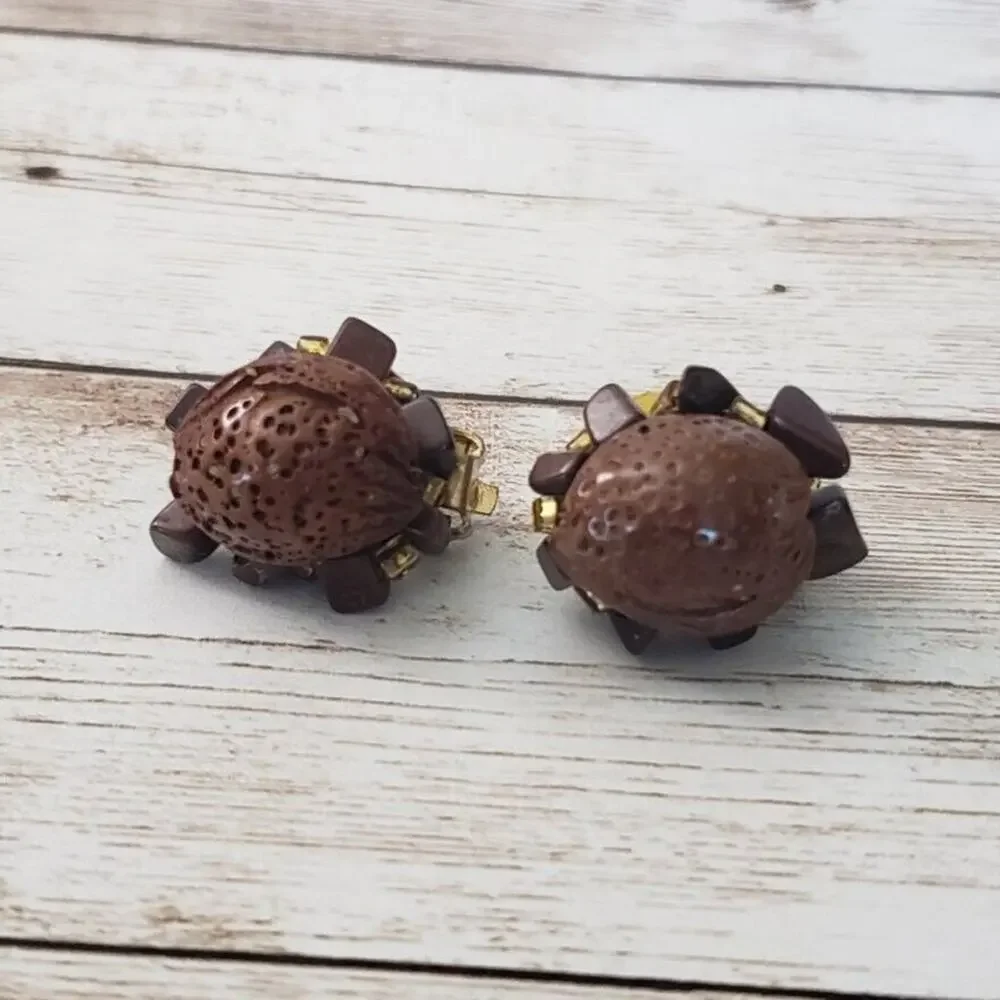 Vintage clip earrings